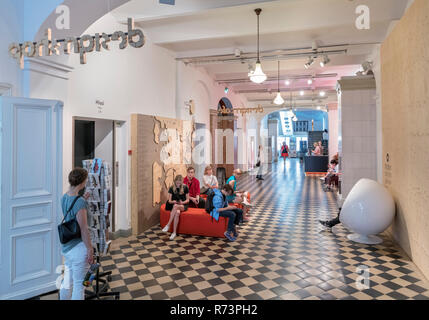 Foyer del Museo del Design (Designmuseo), Helsinki, Finlandia Foto Stock