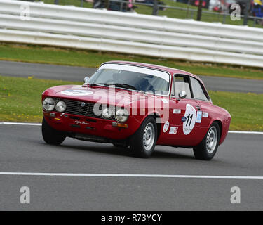 Glynn Allen, Darren Roberts, Alfa Romeo GTV 2000, Storico Touring Car Challenge, 1966- 1990, Silverstone Classic 2016, 60's automobili, Chris McEvoy, cjm- Foto Stock