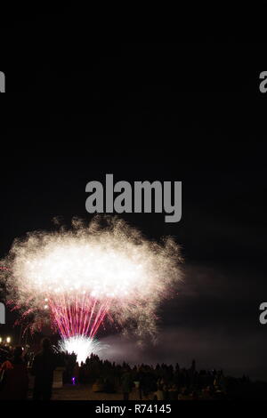 Fuochi d'artificio a Sidmouth regata. East Devon, Regno Unito. Estate 2018 Foto Stock