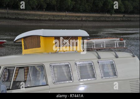 1967 VolksWagen Devon splitscreen camper Foto Stock