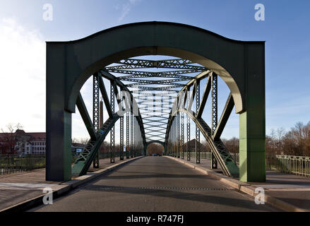 Halle an der Saale, Genzmerbrücke, 1903-04 erbaut unter Stadtbaurat Genzmer, Länge 62 m Foto Stock