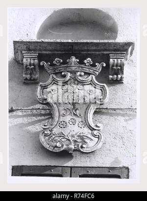 Umbria Terni Amelia Porta Romana, questa è la mia Italia, il paese italiano di storia visiva, post-medievale Porta Romana e porta della città risalente al 1703 Antichità parete poligonale a lato della Porta Romana, 5th-4mo secolo A.C. Foto 1985 Foto Stock