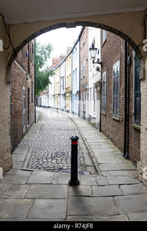 Storica Prince Street, Kingston upon Hull, East Riding of Yorkshire, Inghilterra, Regno Unito Foto Stock