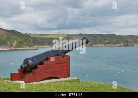 Memorial cannon in Tenby, Wales, Regno Unito. Foto Stock