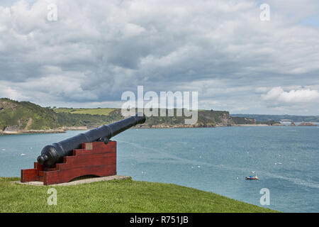 Memorial cannon in Tenby, Wales, Regno Unito. Foto Stock