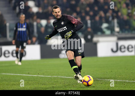 Torino, Italia. 07 dicembre 2018. Samir Handanovic di FC Internazionale in azione durante la Serie A nella partita tra Juventus FC ed FC Internazionale. Credito: Marco Canoniero/Alamy Live News Foto Stock