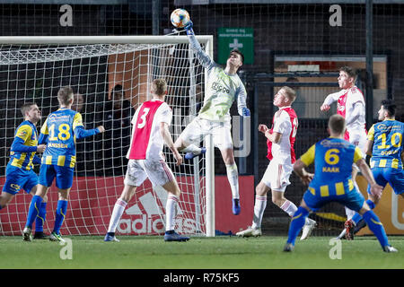 AMSTERDAM , 07-12-2018 , Sportpark De Toekomst , olandese , calcio Keuken Kampioen divisie , Stagione 2018 / 2019. Jong Ajax portiere Dominik Kotarski durante il match Jong Ajax vs TOP Oss Foto Stock
