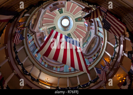 Cercando nel vecchio Courthouse dome di St Louis, MO, USA Foto Stock