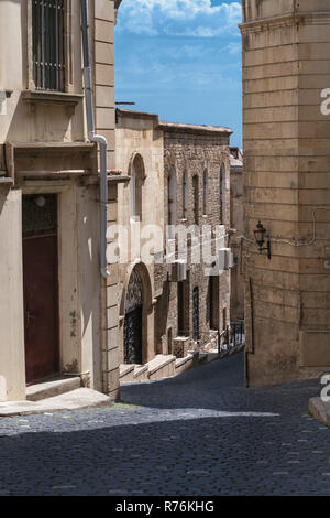 Strette stradine della città vecchia di Baku, Azerbaijan Foto Stock