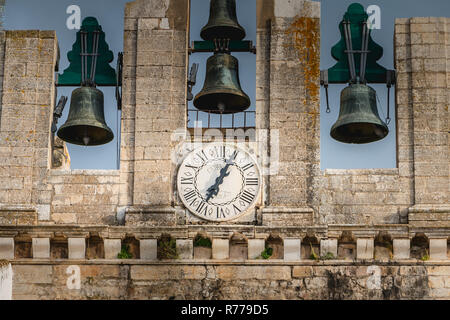 Dettagli architettonici della Cattedrale di Faro in un giorno di primavera Foto Stock