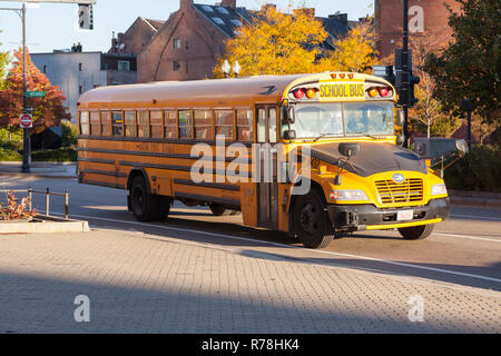 Giallo American School bus, Boston, Massachusetts, Stati Uniti d'America. Foto Stock