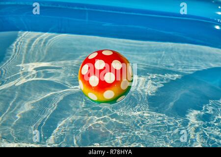 Palla in acqua Foto Stock