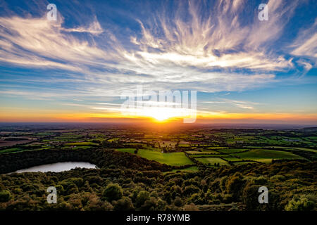 Il sole tramonta sopra la valle di York da Sutton Bank Foto Stock