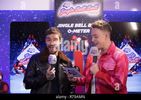 Liam Payne e Roman Kemp durante il giorno uno dei capitali il Jingle Bell Ball con la Coca Cola a Londra la O2 Arena. Foto Stock