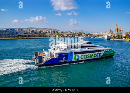 Hellenic Seaways Flying Cat 3 veloce traghetto passeggeri nel porto del Pireo ad Atene Grecia Europa Foto Stock