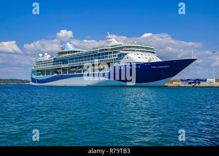 Marella cruises Cruise Ship Marella Discovery 2 ormeggiata presso il terminal crociere katakolò nel porto di Katakolon grecia Europa Foto Stock