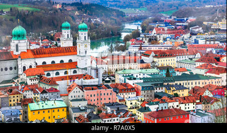 Impressionante Passau città vecchia,vista panoramica,Baviera, Germania. Foto Stock