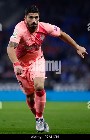 Barcellona, Spagna. 8 dicembre 2018. La Liga calcio, Espanyol rispetto a Barcellona; Luis Suarez del FC Barcelona rompe il credito in avanti: Azione Plus immagini di sport/Alamy Live News Foto Stock