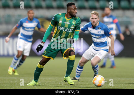 L'AIA - ADO - Graafschap , Calcetto , Stagione 2018/2019 , Eredivisie , Cars jeans Stadium , 08-12-2018 , lettore ADO Elson Hooi sulla palla durante il gioco ADO - Graafschap . Foto Stock