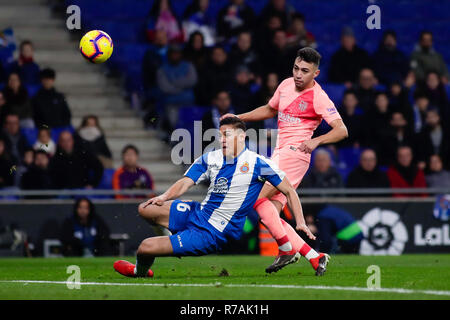 Barcellona, Spagna. 8 dicembre 2018. La Liga calcio, Espanyol rispetto a Barcellona; Munir El Haddadi ottiene il suo colpo di credito goalwards: Azione Plus immagini di sport/Alamy Live News Foto Stock