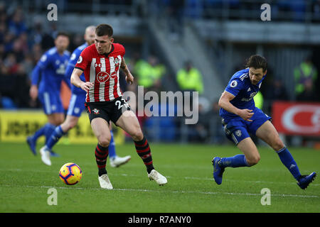 Cardiff, Regno Unito. 8 Dic 2018. Pierre-Emile Hojbjerg di Southampton (23) in azione.match di Premier League, Cardiff City v Southampton al Cardiff City Stadium sabato 8 dicembre 2018. Questa immagine può essere utilizzata solo per scopi editoriali. Solo uso editoriale, è richiesta una licenza per uso commerciale. Nessun uso in scommesse, giochi o un singolo giocatore/club/league pubblicazioni. pic da Andrew Orchard/Andrew Orchard fotografia sportiva/Alamy Live news Foto Stock