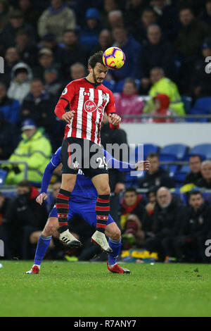 Cardiff, Regno Unito. 8 Dic 2018. Manolo Gabbiadini di Southampton in azione. . Premier League, Cardiff City v Southampton al Cardiff City Stadium sabato 8 dicembre 2018. Questa immagine può essere utilizzata solo per scopi editoriali. Solo uso editoriale, è richiesta una licenza per uso commerciale. Nessun uso in scommesse, giochi o un singolo giocatore/club/league pubblicazioni. pic da Andrew Orchard/Andrew Orchard fotografia sportiva/Alamy Live news Foto Stock
