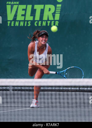 Plantation, Florida, Stati Uniti d'America. 08 Dic, 2018. Kylie Collins, DAGLI STATI UNITI D'AMERICA, gioca in GD18 semifinale del 2018 Orange Bowl Junior International Tennis campionati disputati a Frank Veltri Centro Tennis in piantagione, Florida, Stati Uniti d'America. Mario Houben/CSM/Alamy Live News Foto Stock