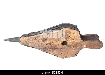 Vecchio soffietto in legno con legno worm buchi su sfondo bianco Foto Stock