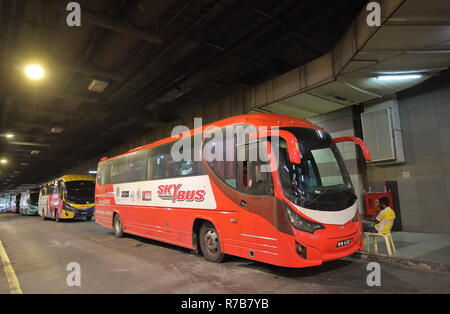 Viaggiare in autobus navetta dell'aeroporto di Kuala Lumpur in Malesia Foto Stock
