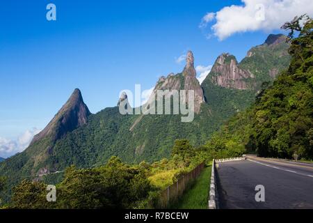 Famose cime del parco nazionale di Serra dos Orgaos in Brasile Foto Stock