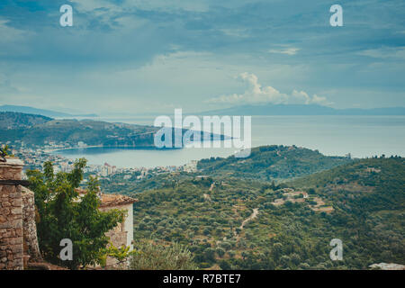 Vista dall'interno del castello di Himara, Albania Foto Stock