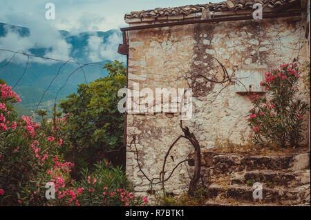 Vista dall'interno del castello di Himara, Albania Foto Stock