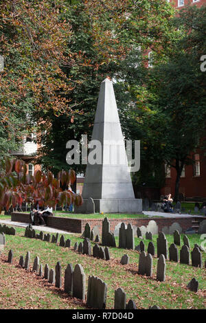 Benjamin Franklin un monumento nel granaio storico Sepoltura sul sentiero della libertà in Boston, MA, Stati Uniti d'America Foto Stock