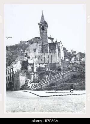 Abruzzo Pescara Popoli SS. Trinita, questa è la mia Italia, il paese italiano di storia visiva, post-medievale architettura settecentesca con tre portali e tamburo ottagonale per la cupola. Foto Stock