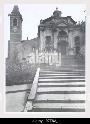 Abruzzo Pescara Popoli SS. Trinita, questa è la mia Italia, il paese italiano di storia visiva, post-medievale architettura settecentesca con tre portali e tamburo ottagonale per la cupola. Foto Stock