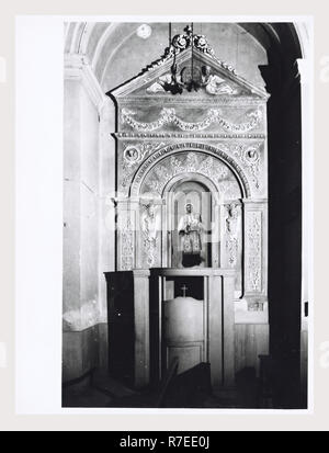 Abruzzo Teramo Teramo S. Agostino, questa è la mia Italia, il paese italiano di storia visiva, Vista della facciata barocca costruita nel XIX secolo. Viste generali degli interni includono un organo, a cupola, pulpito di prua, pietra due altari laterali, confessionali, e dipinti murali. La copertura emaphasizes l altare maggiore del XVI secolo che è d'argento e raffigura la scena dell' Ultima Cena. In oratorio sono affreschi raffiguranti i Quattro Evangelisti nella cupola pennacchi, un soffitto affrescato, e dipinti murali. Foto Stock