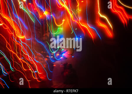 Astrazione in forma di immagine del movimento luci colorate. Foto Stock