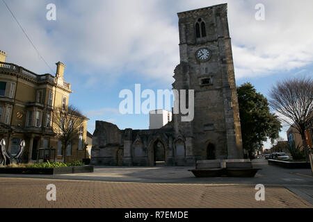 Southampton, Regno Unito. 9 Dic 2018. Blue Skies su Santo Rood rovine della chiesa di Southampton.Credit: Keith Larby/Alamy Live News Foto Stock