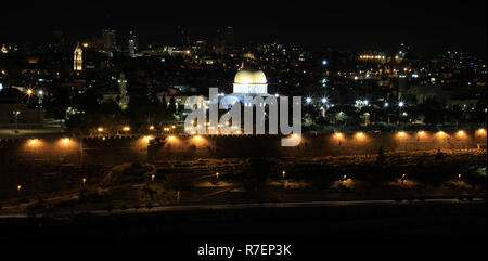 Gerusalemme, Gerusalemme, Territorio palestinese. 4° dic, 2018. La foto scattata il 4 dicembre 2018 mostrano la Cupola della roccia nella Moschea di Al-Aqsa composto in Gerusalemme la città vecchia di credito: Saeed Qaq APA/images/ZUMA filo/Alamy Live News Foto Stock