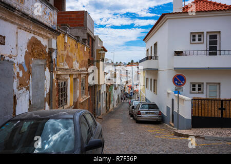 Lagos, un comune alla foce del fiume di Bensafrim e lungo l'Oceano Atlantico, nel Barlavento regione di Algarve in Portogallo meridionale. Foto Stock