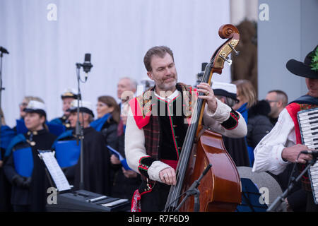 Roma, Italia. 07Th Dec, 2018. Cerimonia di apertura del presepe di sabbia di scena e illuminazione di un albero di Natale in Piazza San Pietro Credito: Matteo Nardone/Pacific Press/Alamy Live News Foto Stock