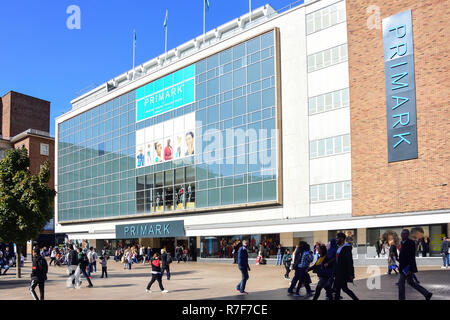 Primark negozio di moda, Broadgate Plaza, Coventry, West Midlands, England, Regno Unito Foto Stock