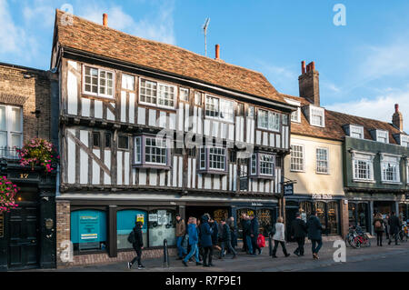 Inizio XVI ccentury Bridge House in Bridge Street, Cambridge. Foto Stock