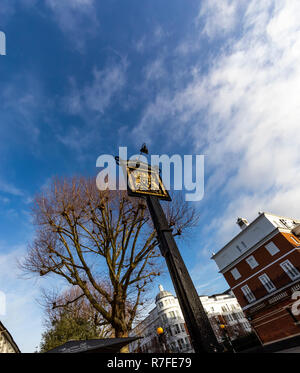 Il Devonshire Arms pub, Kensington, Londra. Regno Unito Foto Stock