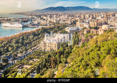 Bella vista panoramica della città di Malaga Foto Stock