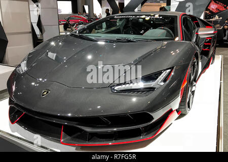 NEW YORK CITY-marzo 28: Lamborghini Centenario mostrato al New York International Auto Show 2018, presso il Jacob Javits Center. Questo è stato premere Anteprima Foto Stock