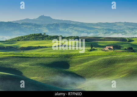 Casa colonica in Val d'Orcia, vicino a Pienza, Toscana, Italia Foto Stock