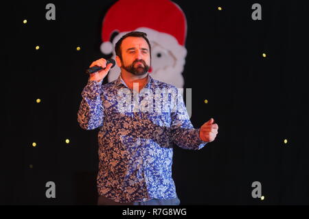 Danny Tetley effettuando in corrispondenza di Swillington minatori Club Benessere, prima di trovare la fama del fattore X talent contest nel 2018. Foto Stock