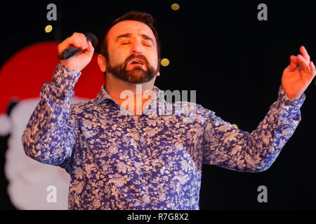 Danny Tetley effettuando in corrispondenza di Swillington minatori Club Benessere, prima di trovare la fama del fattore X talent contest nel 2018. Foto Stock