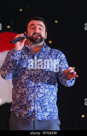 Danny Tetley effettuando in corrispondenza di Swillington minatori Club Benessere, prima di trovare la fama del fattore X talent contest nel 2018. Foto Stock